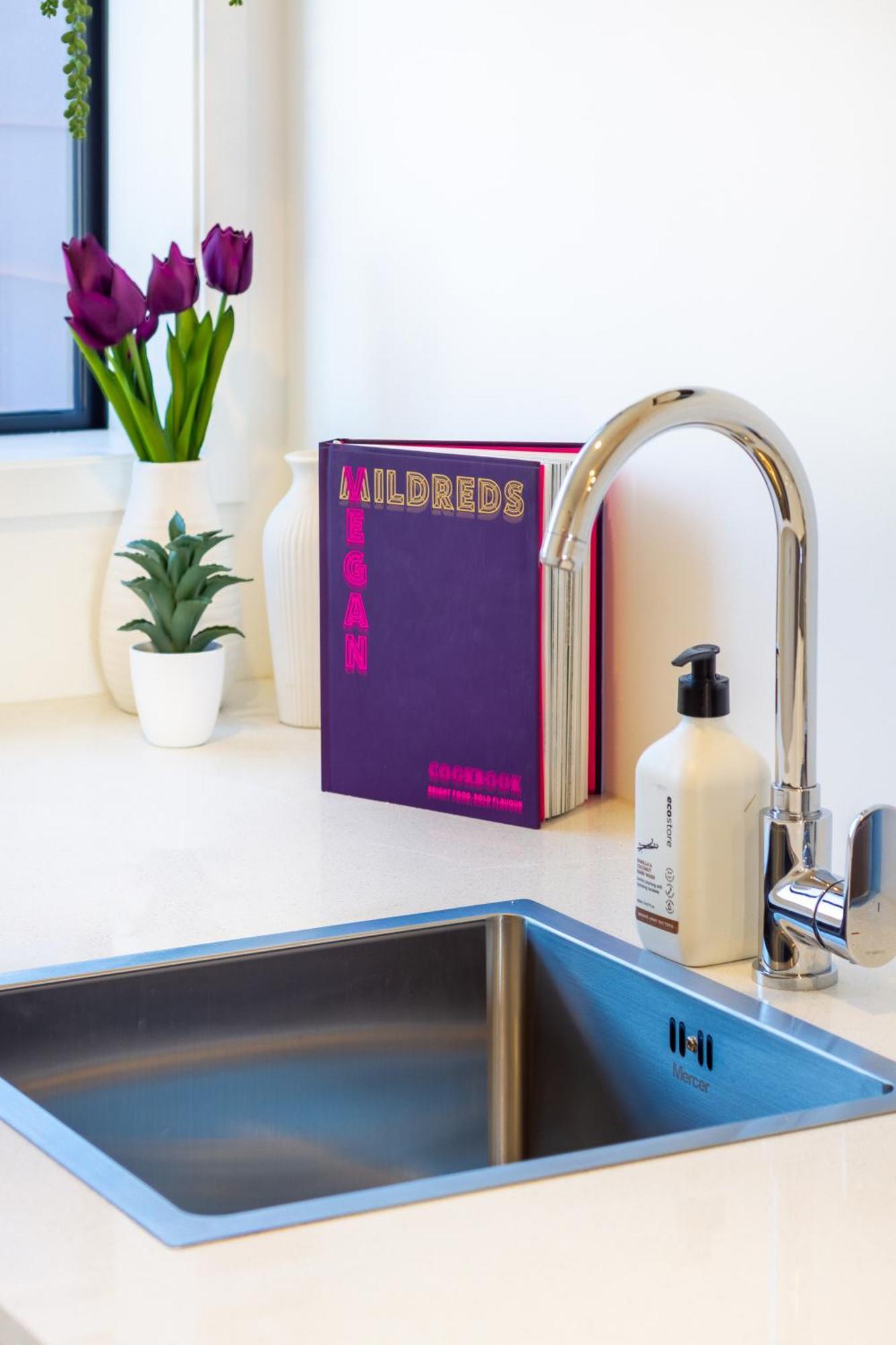 Central City Charm: Pet-Friendly Studio Christchurch Zewnętrze zdjęcie